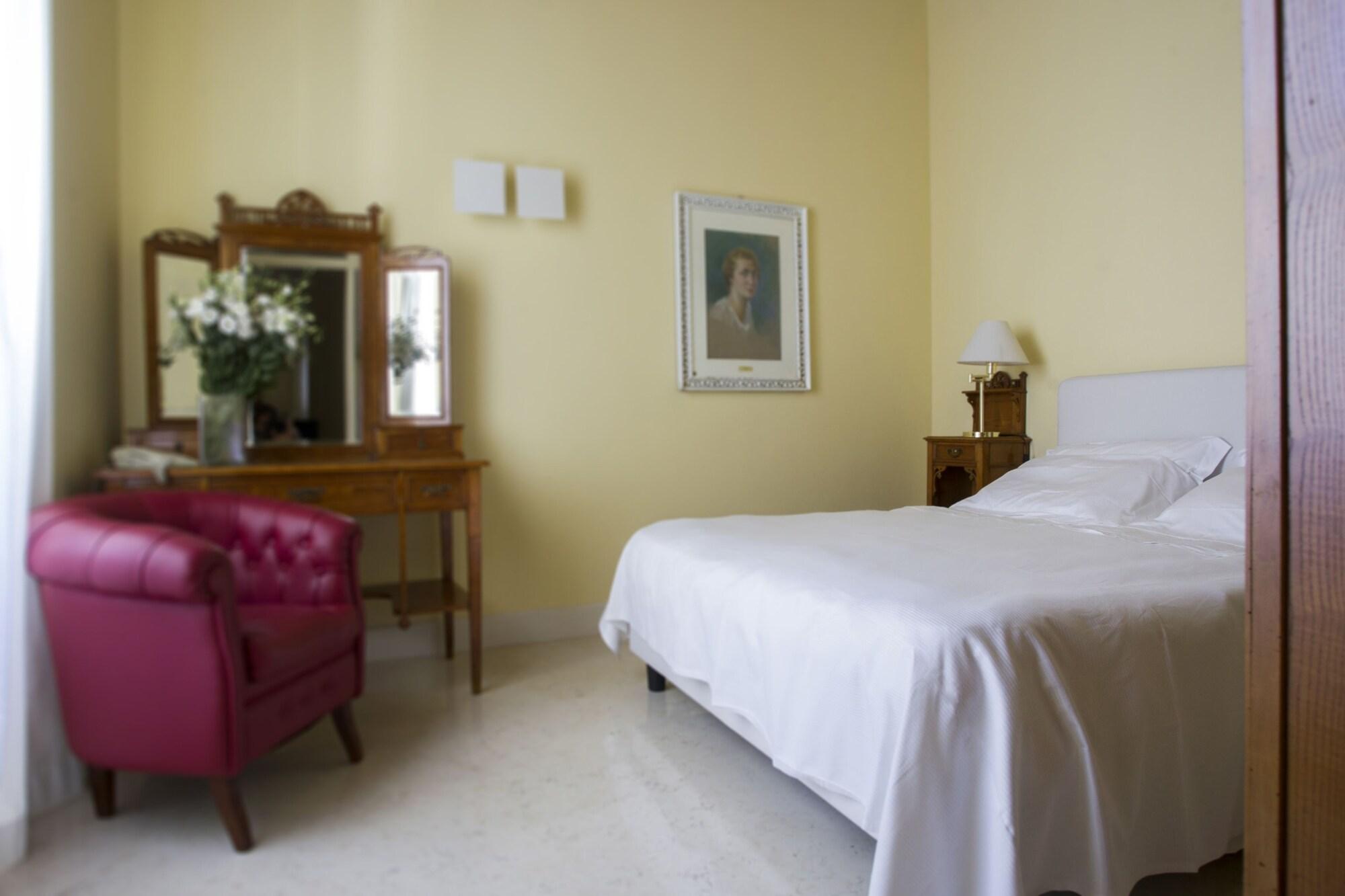 Palazzo Brunaccini Boutique Hotel 4*